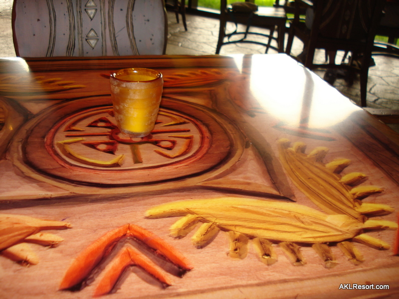 Sanaa table